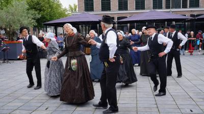 Fryske Folkloaredei in Heerenveen druk bezocht