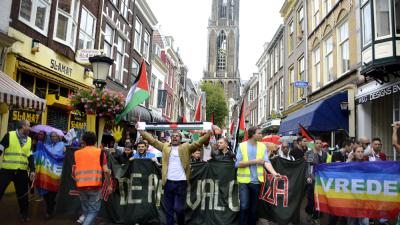 Pro Gaza demo trekt door regenachtig centrum Utrecht