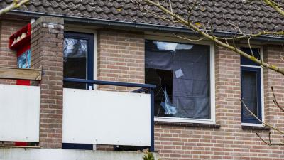 Woningbrand Vught door mogelijk naar binnen gegooide brandbom 