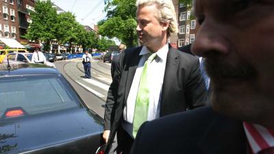 Foto van Wilders met beveiliging | Archief EHF