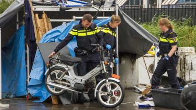 Politie neemt gestolen spullen op bootjes in beslag 