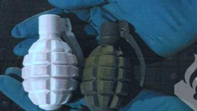 Waarschuwingsschot bij aanhouding man met twee nep handgranaten