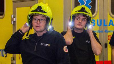 Brandweer Vlaardingen verder met gele helmen met led-verlichting 