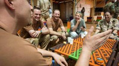 foto bezoek Hennis | Defensie