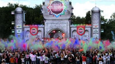 Veel kleuren op Holi Fusion Festival Eindhoven