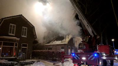 hoogwerker-sneeuw-brand-boerderij