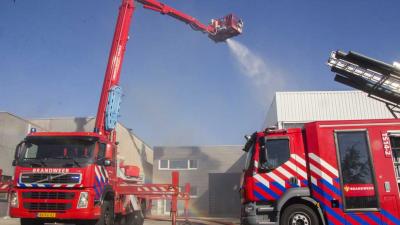 Explosies bij grote brand in bedrijfspand Schiedam