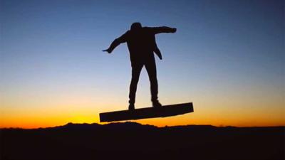 De eerste echt zwevende hooverboard is te koop