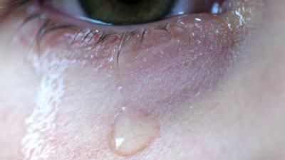 Geprikkelde mensen eerder afgeleid door negatieve informatie