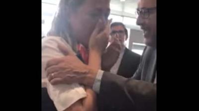 Vlaamse hostess van Ryanair op Brussels Airport 