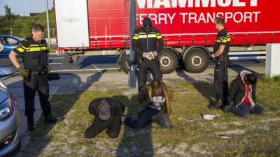 Illegalen in vrachtwagen aangetroffen