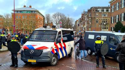 Mobiele eenheid op Museumplein  