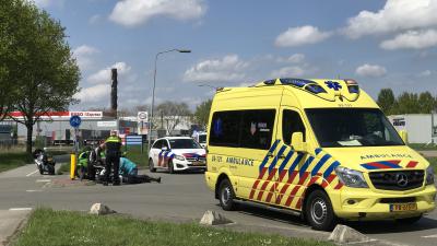 Hulpdiensten verlenen eerste hulp na val