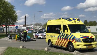 Hulpdiensten verlenen eerste hulp na val