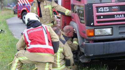 Brandweer onderzoekt vrachtwagen