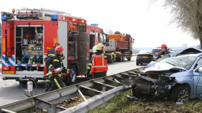 auto ramt verkeersbord op N33 bij Veendam