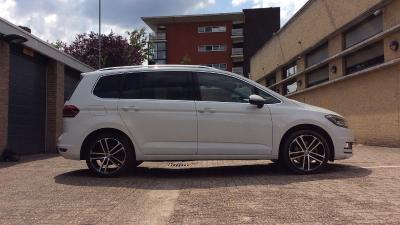 Verborgen cocaïne in auto aangetroffen