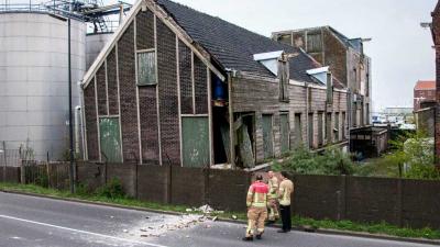 Pand in Vlaardingen staat op instorten