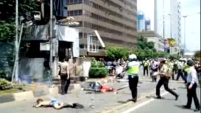 Doden en gewonen bij bomaanslagen in Jakarta