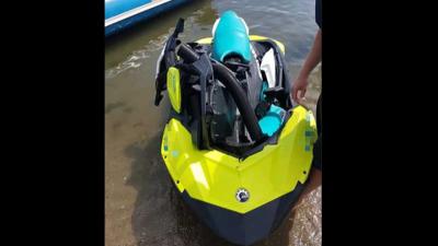  Twee gewonden na frontale aanvaring met jetski op Haringvliet Numansdorp