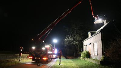 Brandweer dooft schoorsteenbrand