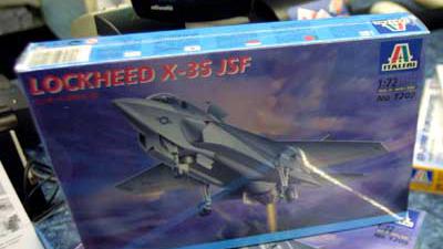 Rekenkamer waarschuwt Hennis voor dollarkoers in aanschaf JSF