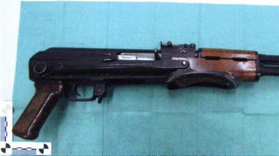 OM eist 8 jaar cel tegen terrorismeverdachte met Kalasjnikov