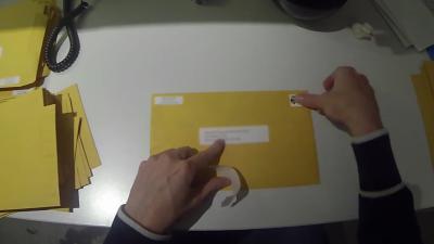 Parodie op GoPro filmpjes, man filmt zijn saaie kantoorbaan 