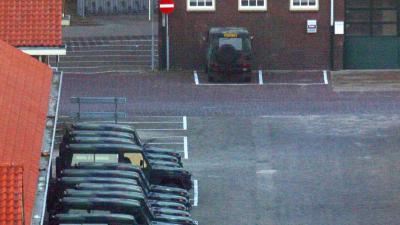 Illegale 'gast' aanleiding dreiging met messen AZC Weert