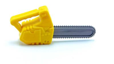 Politie schiet man met kettingzaag neer 