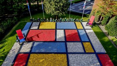 Mondriaan en Rietveld basis thema Dutch Design Keukenhof