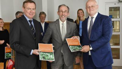 Advies experiment gesloten coffeeshopketen aangeboden aan ministers