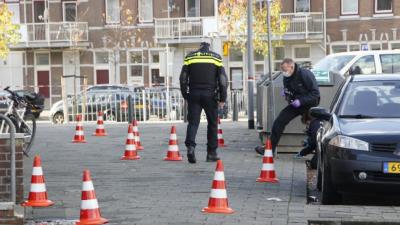 Auto in Rotterdam beschoten