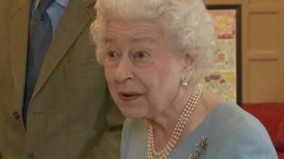 De Britse koningin Elizabeth is positief getest op het coronavirus