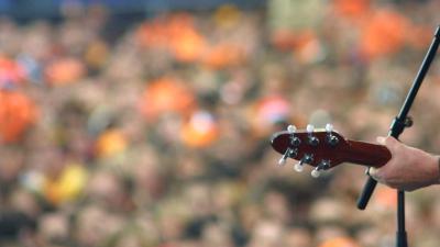 koningsdag-gitaar-optreden