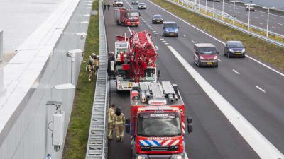 Brand in kraanwagen vlak voor Ketheltunnel A4