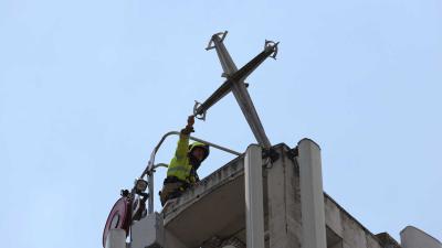 kruis-kerktoren-scheef