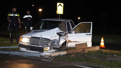 lantaarnpaal-aanrijding-agenten