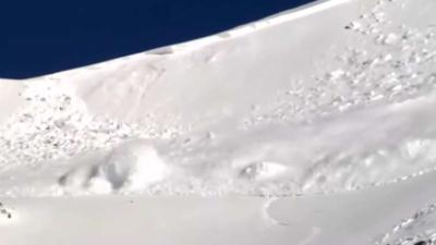 10 skiërs bedolven onder een lawine in Zwitserse Alpen