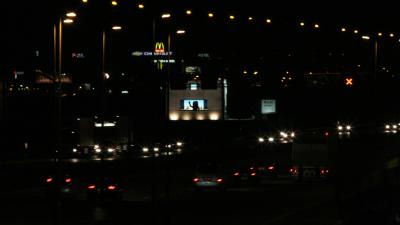 Nederlander wil reclameverlichting en verlichting van kantoren ’s nachts uit