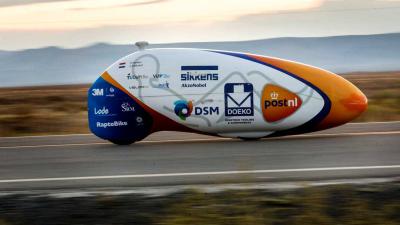 Snelweg dicht vanwege test met nieuwste ligfiets