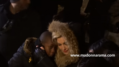 Madonna geeft varrassingsconcert in Parijs