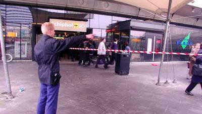 Dronevlieger voor vertrekhal Schiphol krijgt boete van 500,- euro