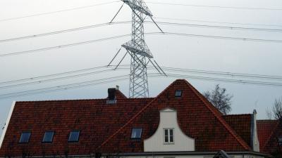 Minister Kamp volgt advies regio voor hoogspanningsverbinding Rilland-Tilburg