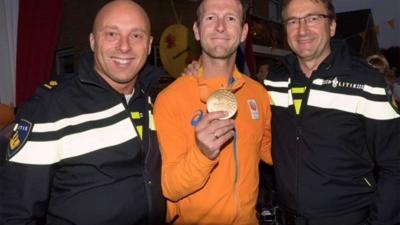 Politie trots op gouden plak collega Teun Mulder