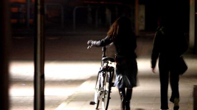 meisjes-fiets-donker