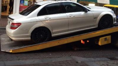 Dure auto en 5.000,- euro cash afgepakt van witwasser