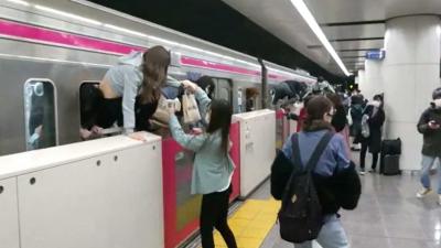 metro-tokio-steekpartij-brand