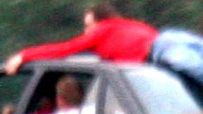 Man (43) aangereden en meegesleurd op motorkap auto