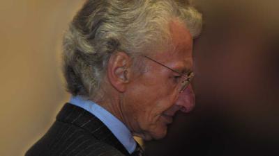 Wie voltooit gevonden niet volledige toneeltekst Harry Mulisch? 